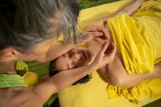 Schultermassage Gesichtsmassage Nackenmassage